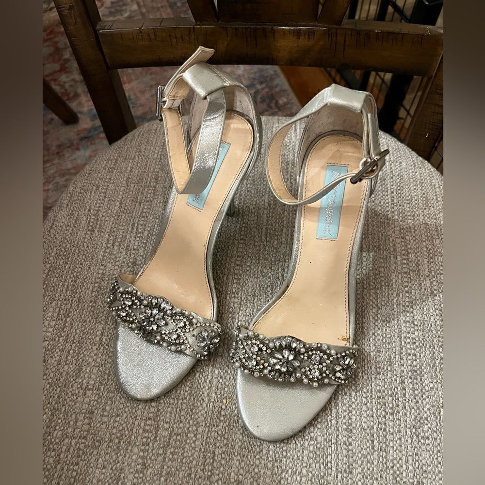 Blue by Betsey Johnson Gina wedding heels size 8